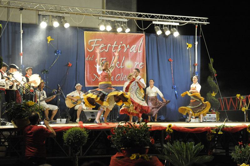 festa del folklore - 16 agosto 2009 - mc011