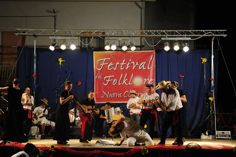 festa del folklore - 16 agosto 2009 - mc060