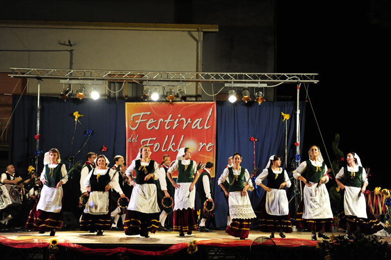 festa del folklore - 16 agosto 2009 - mc068