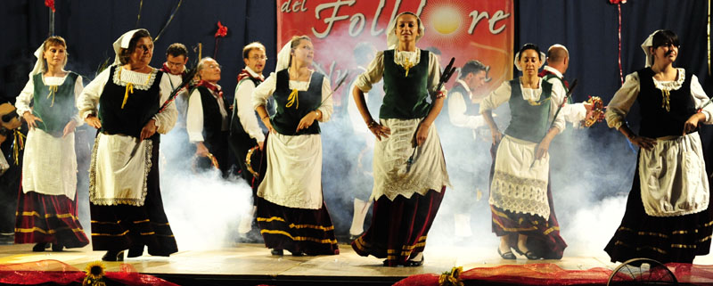 festa del folklore - 16 agosto 2009 - mc069