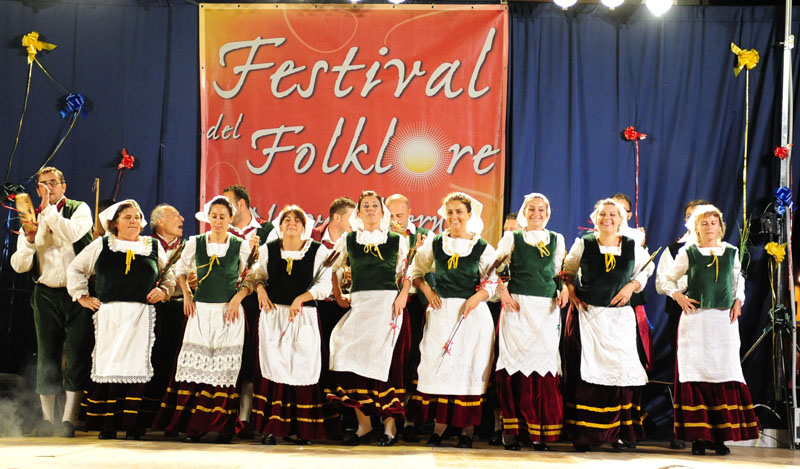 festa del folklore - 16 agosto 2009 - mc077