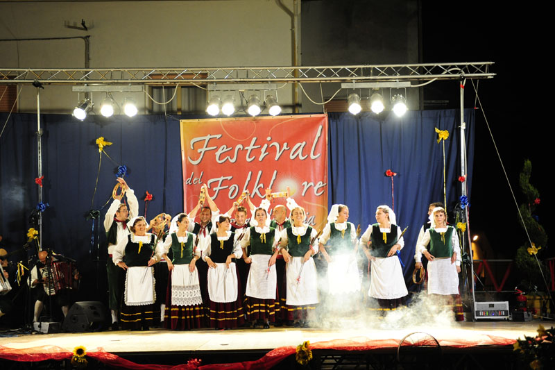 festa del folklore - 16 agosto 2009 - mc078