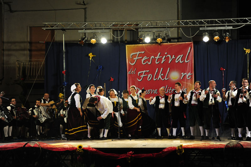 festa del folklore - 16 agosto 2009 - mc093