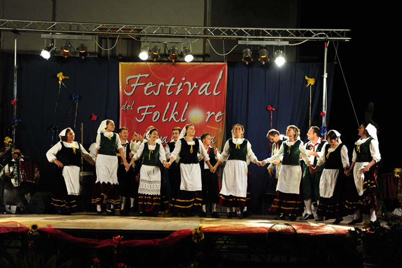 festa del folklore - 16 agosto 2009 - mc100