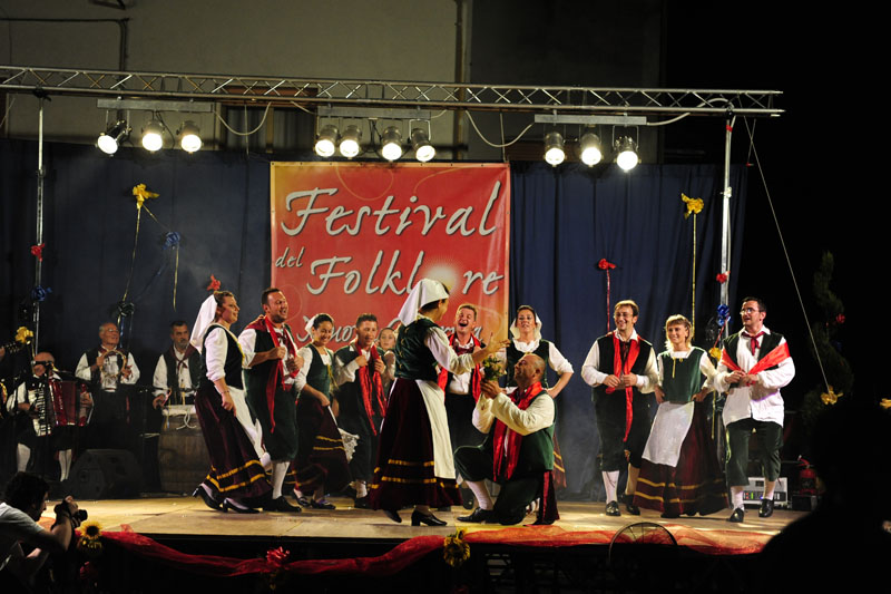 festa del folklore - 16 agosto 2009 - mc141