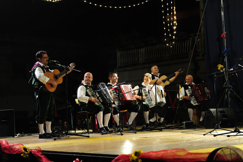 festa del folklore - 16 agosto 2009 - mc172