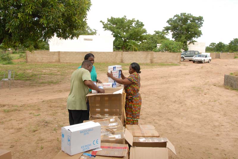 preparazione ambulatorio odontoiatria - burkina faso 2007- 0030