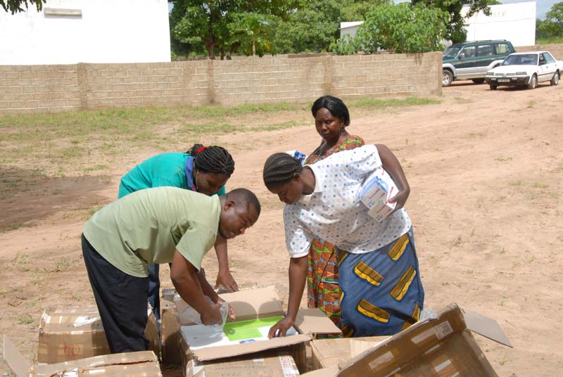 preparazione ambulatorio odontoiatria - burkina faso 2007- 0031