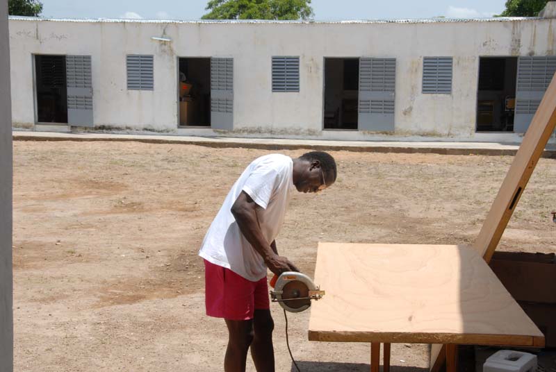 preparazione ambulatorio odontoiatria - burkina faso 2007- 0058