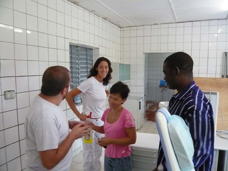 preparazione ambulatorio odontoiatria - burkina faso 2007- 0085